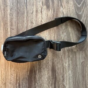 Lululemon Everywhere Belt Bag